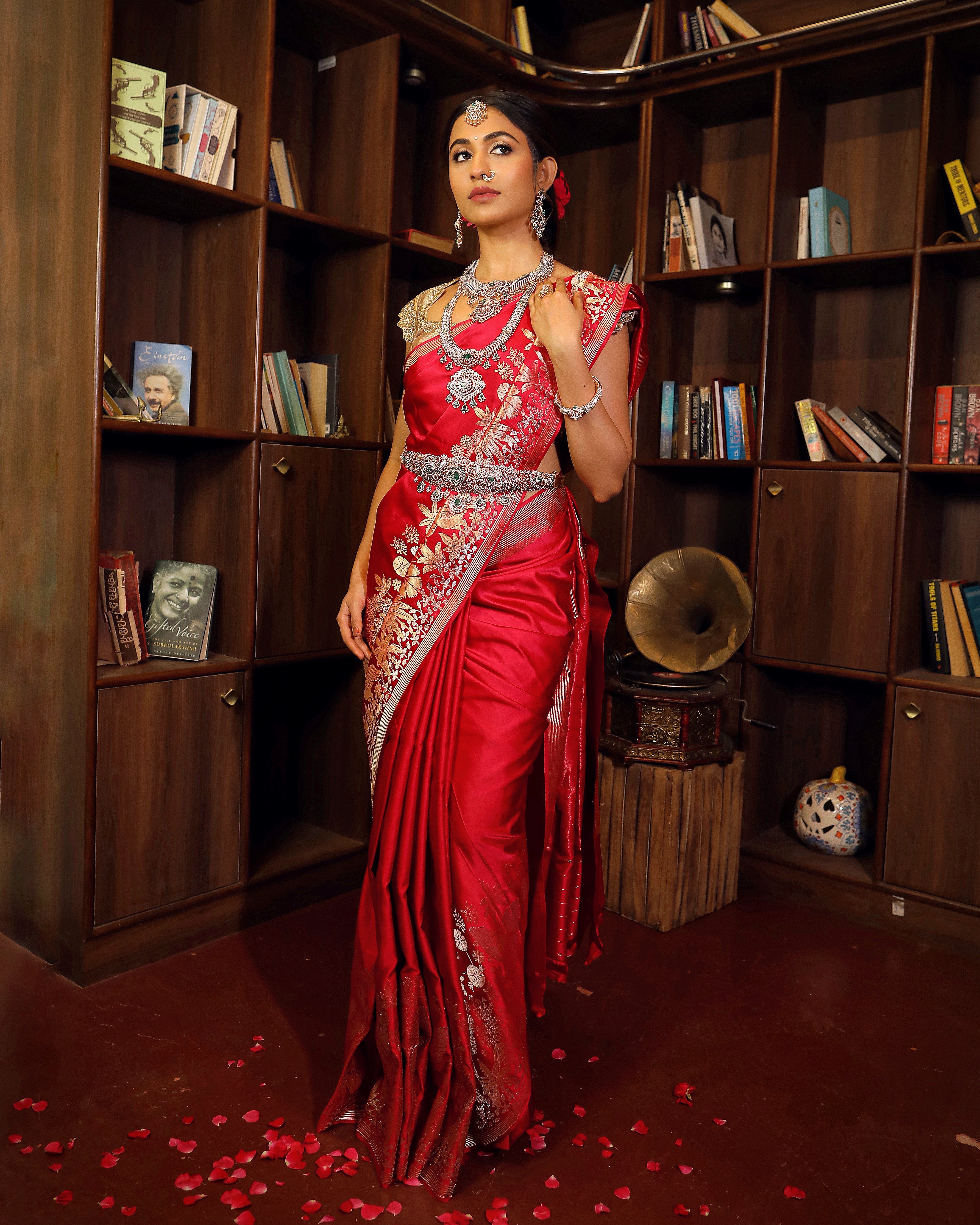 Iktara Handwoven Silk Sarees Iktara Banaras by Namita Iktara Handwoven Silk Sarees Iktara Banaras by Namita